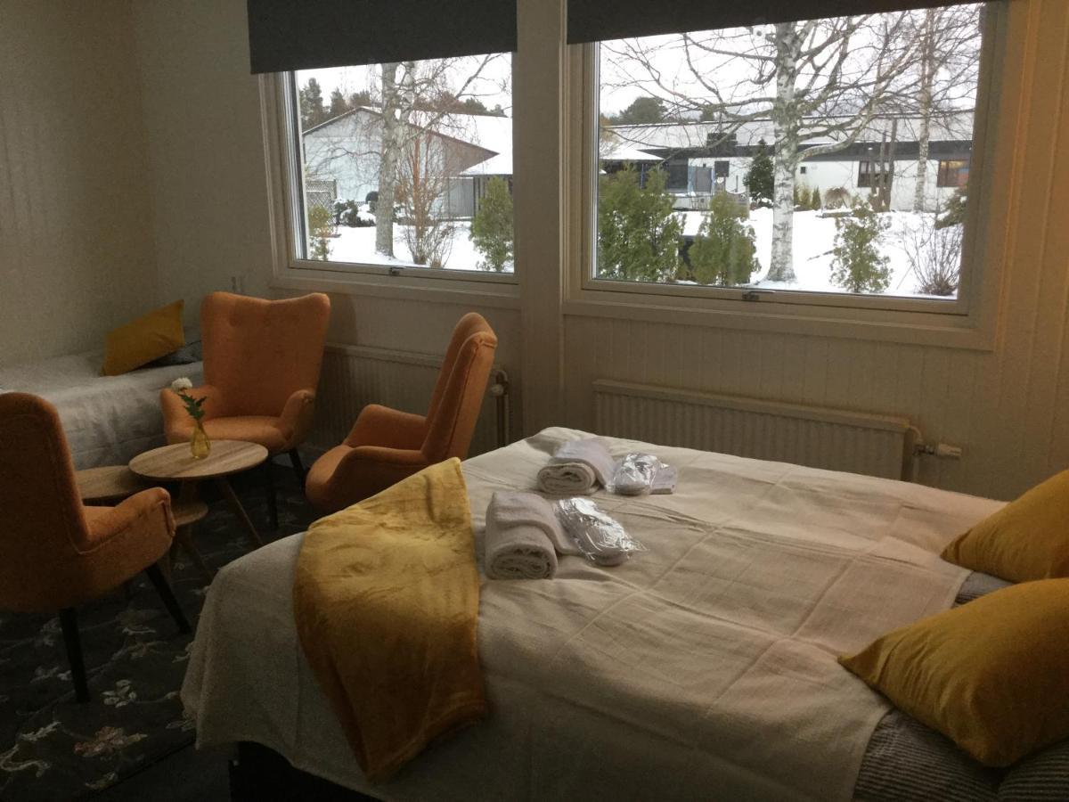 Bed And Breakfast Fyra Haestar Rättvik Exterior foto