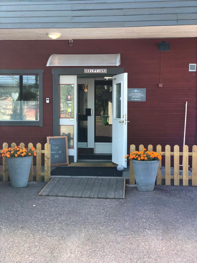 Bed And Breakfast Fyra Haestar Rättvik Exterior foto